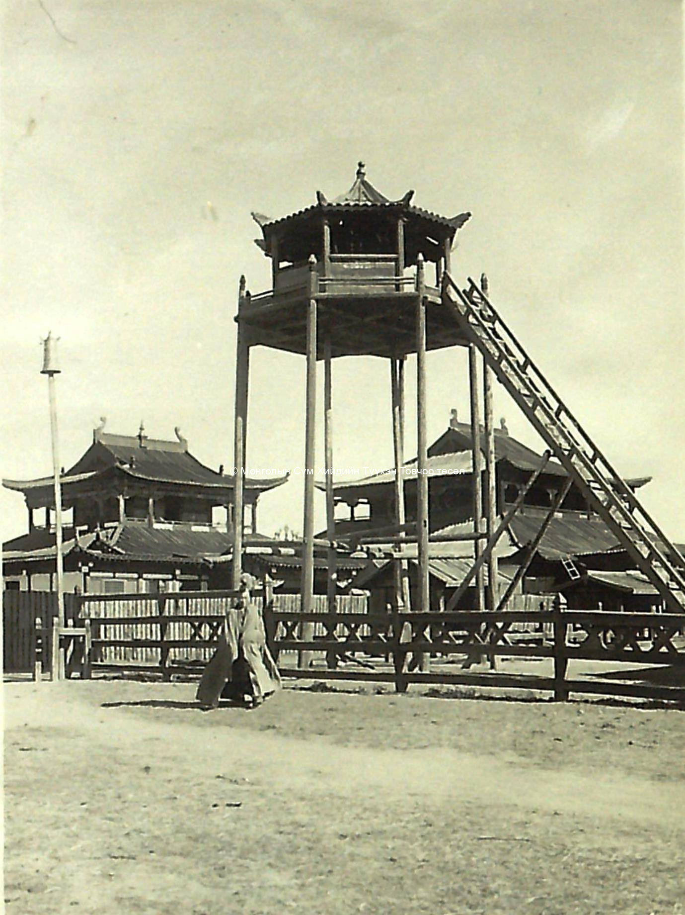 Tesiin khuree, Duuregch Vangiin Khuree, taken from Facebook page Mongoliin Tuuh.